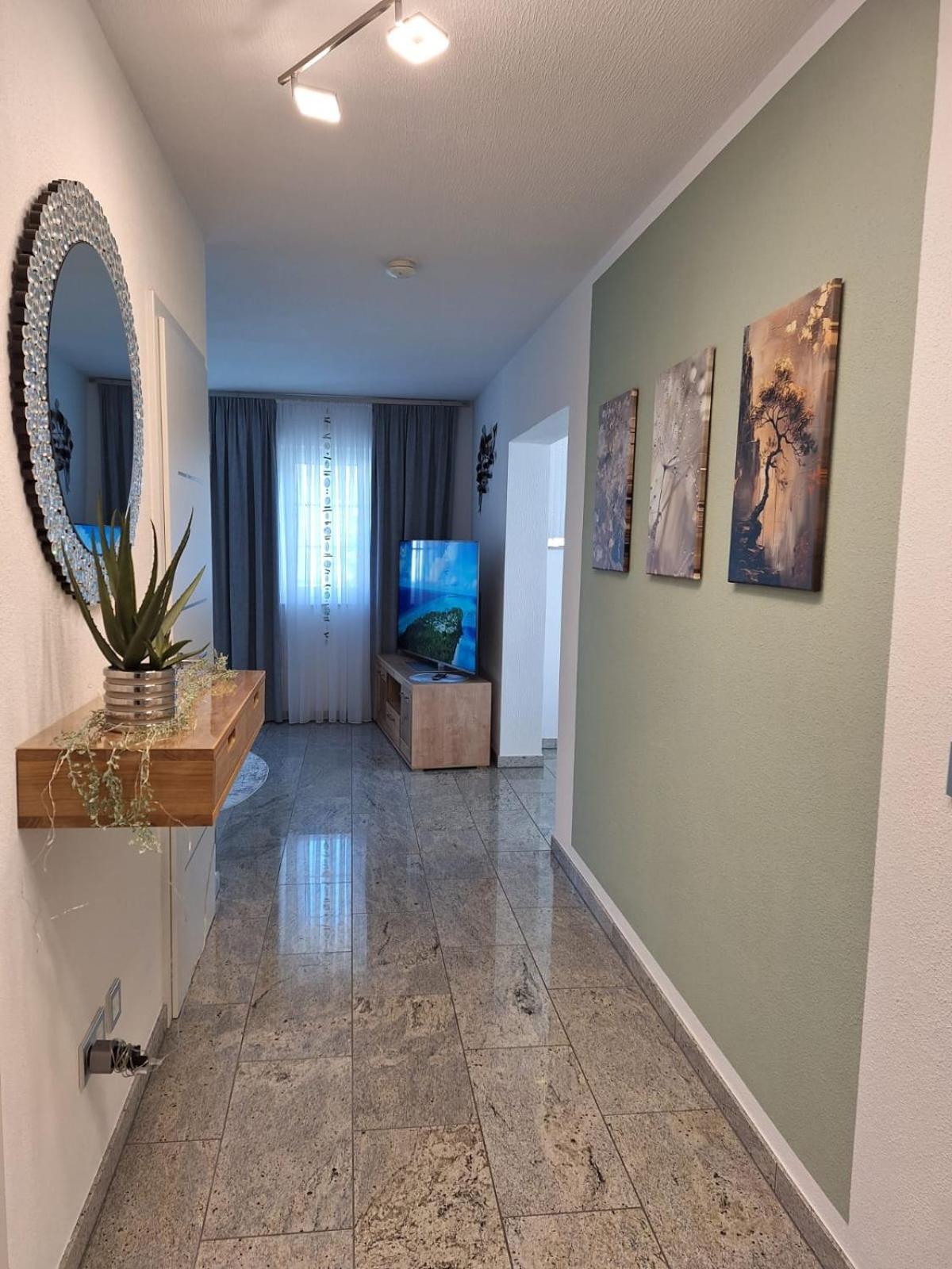 Modern & Gemuetlich Xl Apartment Linden  Exterior photo